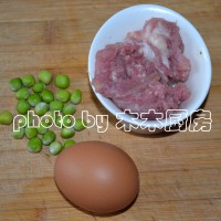 肉末鸡蛋羹的做法图解1
