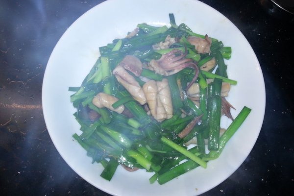 韭菜炒土鱿(韭菜炒鱿鱼干)的做法