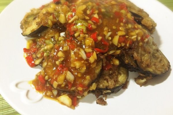 鱼香茄饼的做法