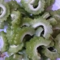苦瓜炒鸡蛋的做法图解2
