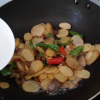 土豆腊肉片的做法图解10