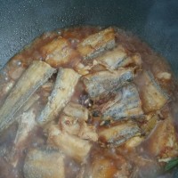 快速焖带鱼的做法图解3