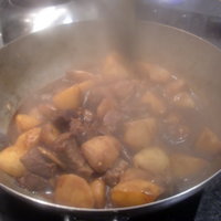 土豆不烂汤色不糊的土豆烧牛肉的做法图解8