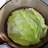 圆白菜包肉卷的做法图解2