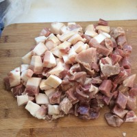猪肉焖鸡肉的做法图解2