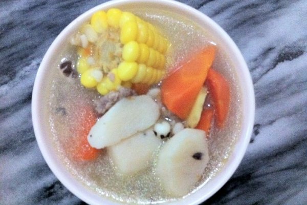 健脾和胃祛湿猪骨汤的做法