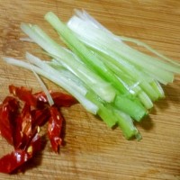 蒸粉丝香菇鸡肉的做法图解3