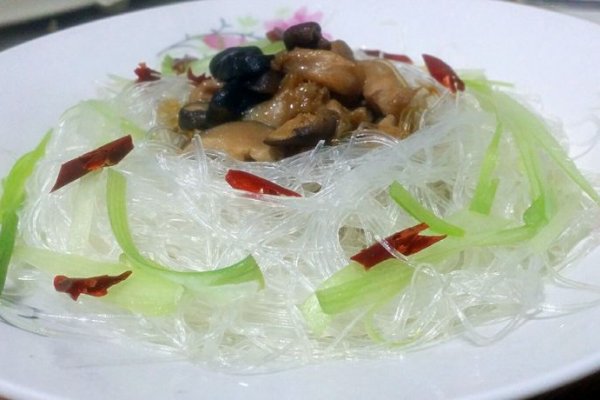 蒸粉丝香菇鸡肉的做法