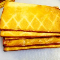 湖南特色家常菜--烟熏香干炒肉丝的做法图解1
