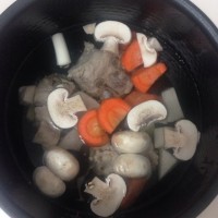 山药排骨汤的做法图解3