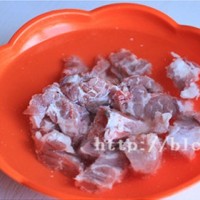 微波南乳排骨的做法图解1