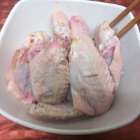 舌尖上的经典美味—鲍汁烧鸡翅的做法图解2