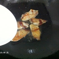 舌尖上的经典美味—鲍汁烧鸡翅的做法图解6