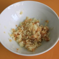金银蒜粉丝蒸丝瓜的做法图解3