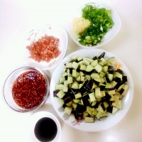 肉末茄子的做法图解1