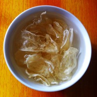 鱼胶瘦肉汤--冬季暖身的做法图解2