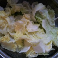 剁椒卷生菜的做法图解2