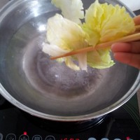 剁椒卷生菜的做法图解5
