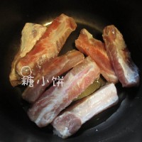 酸甜杏酱排骨的做法图解1