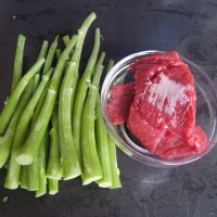 #12道锋味复刻#——芥蓝炒牛肉的做法图解1
