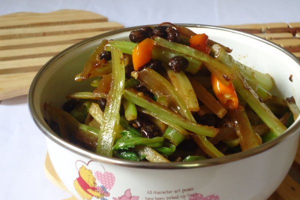 豆豉炒西芹的做法