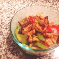 香菇西芹炒鸡胸肉的做法图解5