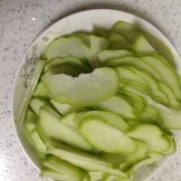 佛手瓜炒肉片的做法图解2