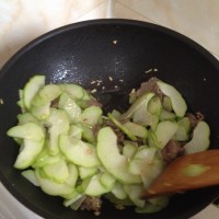 佛手瓜炒肉片的做法图解6