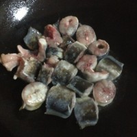 海之鲜黄鳝汤的做法图解2