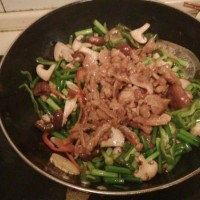 香菇蒜苔炒肉的做法图解12