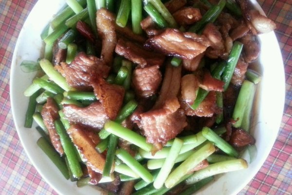 时令小炒--蒜苔炒肉的做法