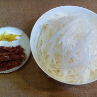 清肠塑身美味汤水——火腿干贝萝卜丝汤的做法图解3
