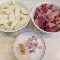 淮山烧鸭的做法图解1
