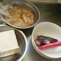 猫咪之家咸肉河蚌滚豆腐的做法图解1