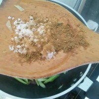 腊肠西芹〔简单到没天理〕的做法图解6