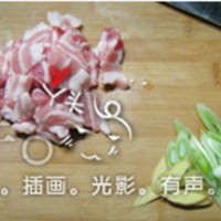 酸菜炖粉条的做法图解3