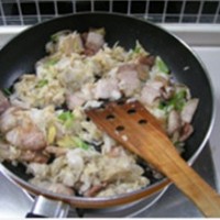 酸菜炖粉条的做法图解6