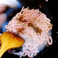 胖胖快手晚餐青椒肉丝的做法图解6