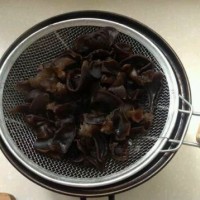 凉拌木耳的做法图解2