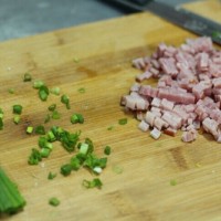 烤香菇串——冬季暖身的做法图解3