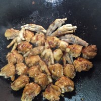 辣酱酱油鸡翅鸡脚的做法图解3