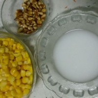 蜂蜜松仁玉米的做法图解5