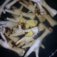 泡椒凤爪的做法图解2