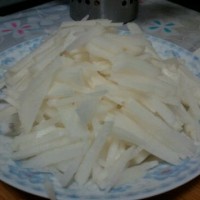 零基础的美味萝卜丝鲫鱼汤的做法图解2