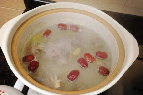 滋补羊腿汤的做法