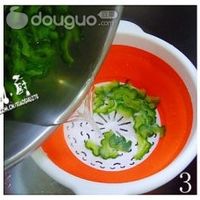 苦瓜煎蛋的做法图解3