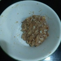 砂锅猪肉丸子汤的做法图解1