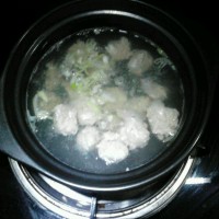 砂锅猪肉丸子汤的做法图解4