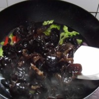 苦瓜拌秋耳的做法图解5