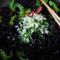 苦瓜拌秋耳的做法图解7